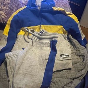 Oshkosh outfit 2t